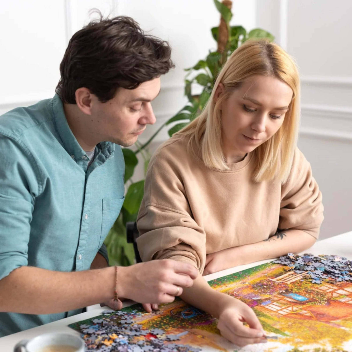 Premium Plus 1000 Piece Puzzle - Here Comes Trouble!