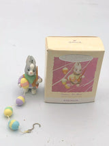 1994 HALLMARK KEEPSAKE ORNAMENT IN BOX EASTER ART SHOW~ our item # T4092
