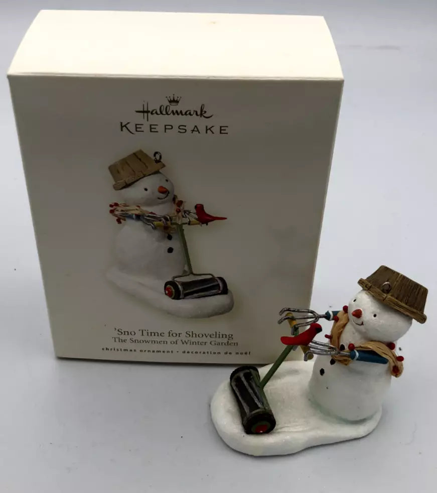 2007 Hallmark Keepsake Ornament 'Sno Time For Shoveling Snowmen Winter Garden